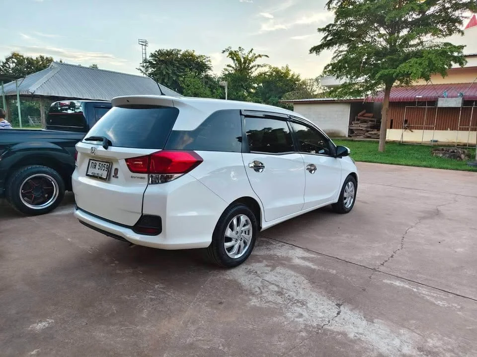 2017 Honda Mobilio II 3