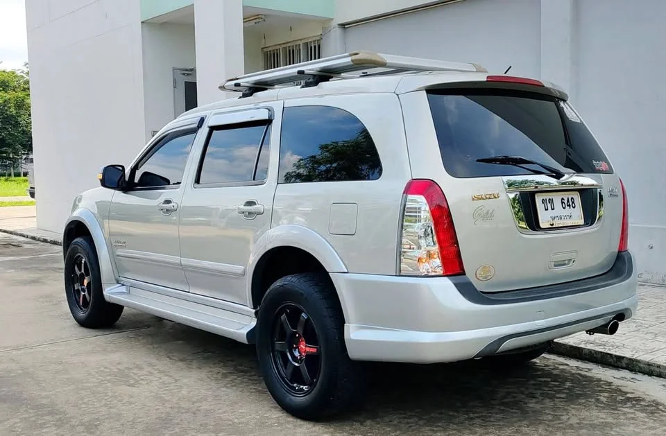 2007 Isuzu MU-7 3