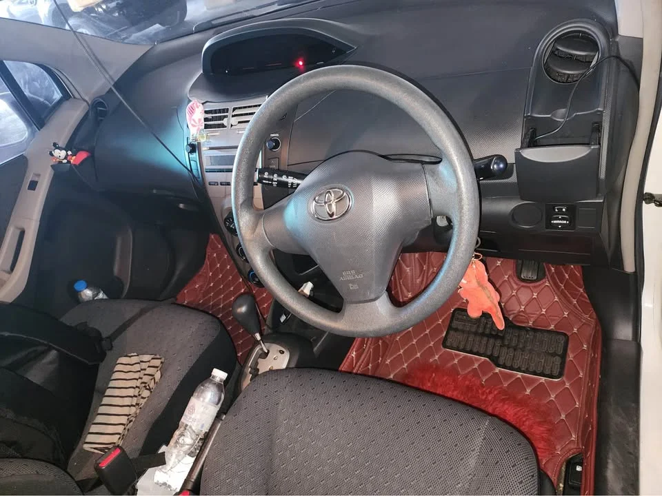 2011 Toyota Yaris II 3