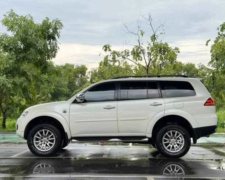 2013 Mitsubishi Pajero Sport II 2