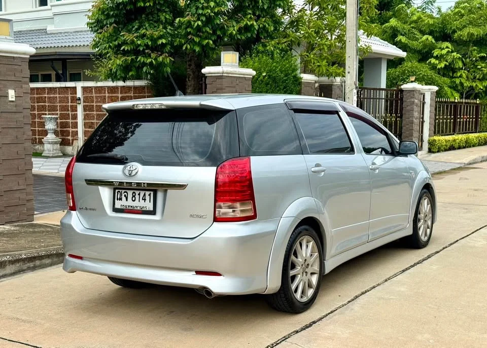 2008 Toyota Wish I 3