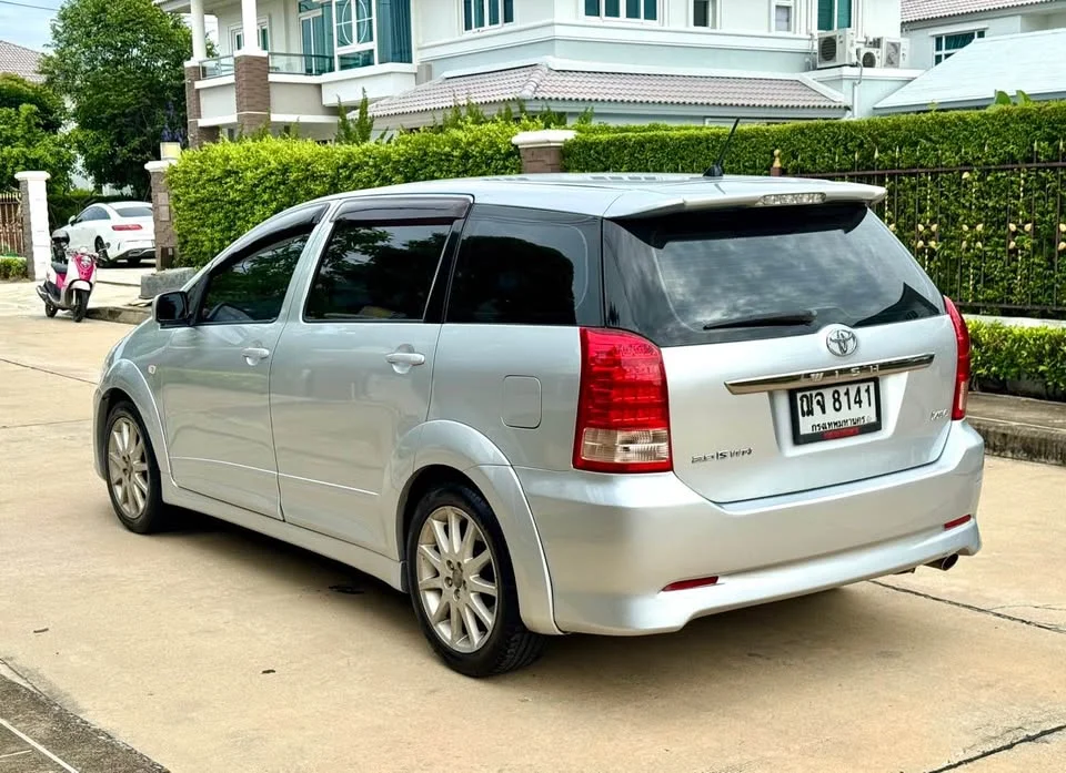 2008 Toyota Wish I 2