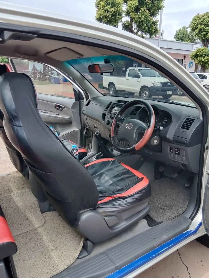 2011 Toyota Hilux VII 2
