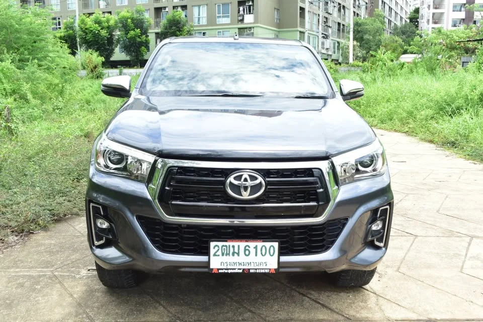 2019 Toyota Hilux VIII 2