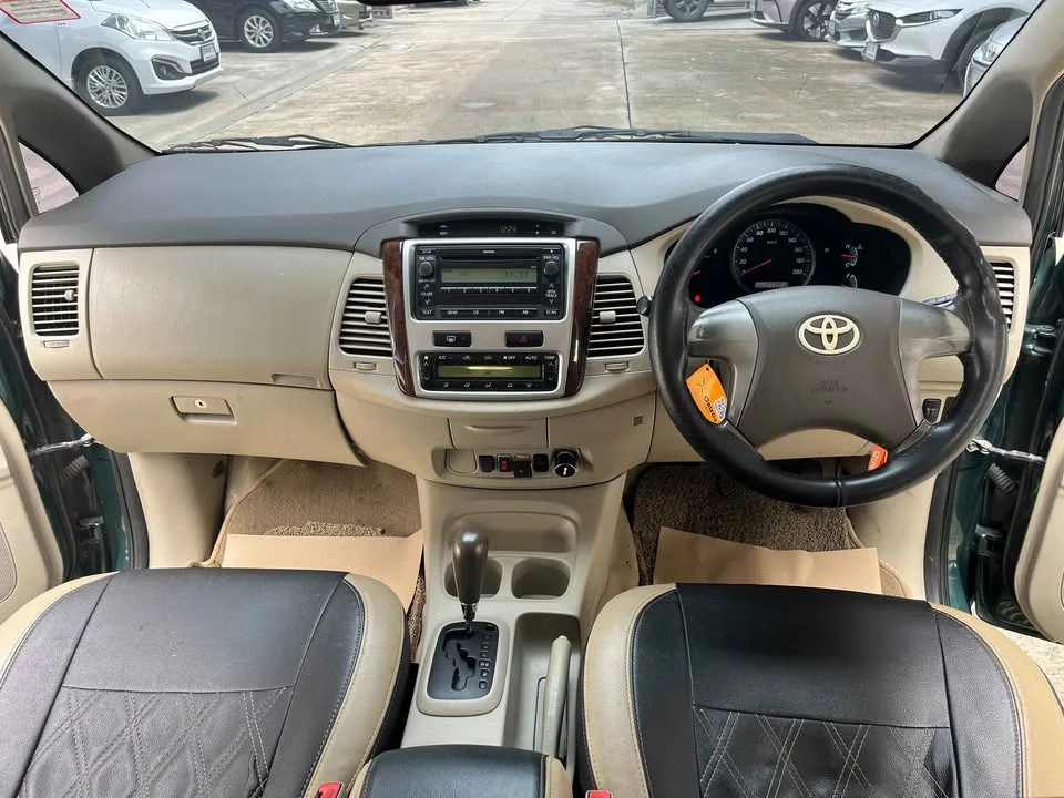 2013 Toyota Innova I 2