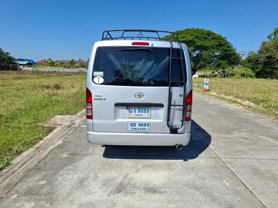 2005 Toyota HiAce V (H200) 2