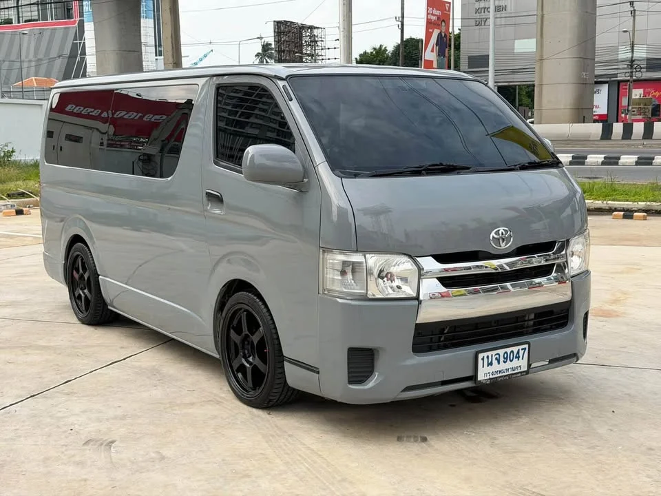 2005 Toyota HiAce V (H200) 2