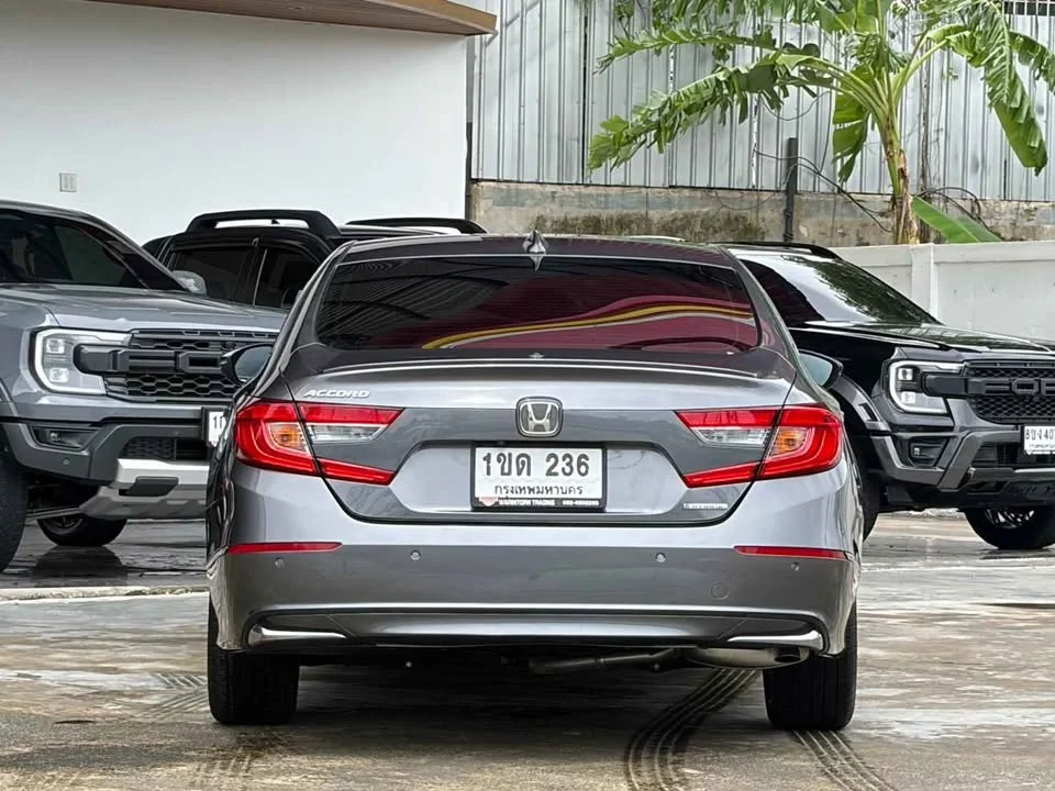 2020 Honda Accord X 2