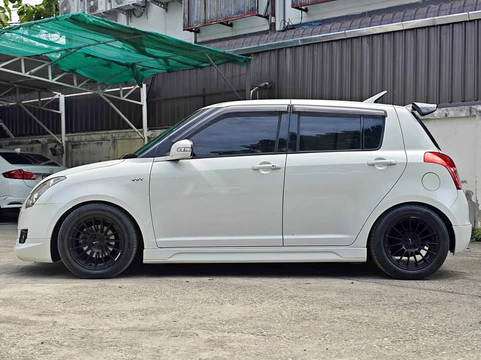 2010 Suzuki Swift I 3