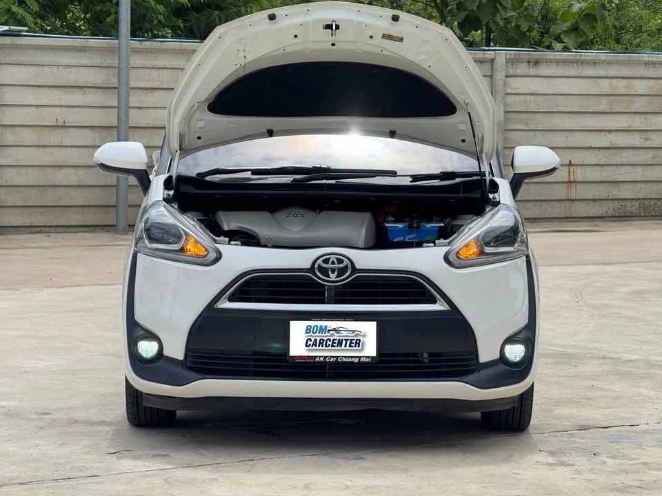 2017 Toyota Sienta II 3