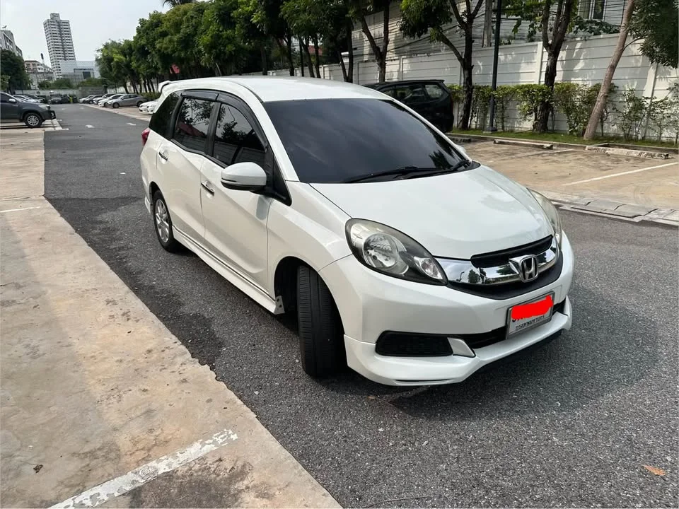 2015 Honda Mobilio II 2