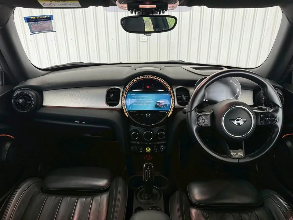 2022 Mini Hatch  III 3