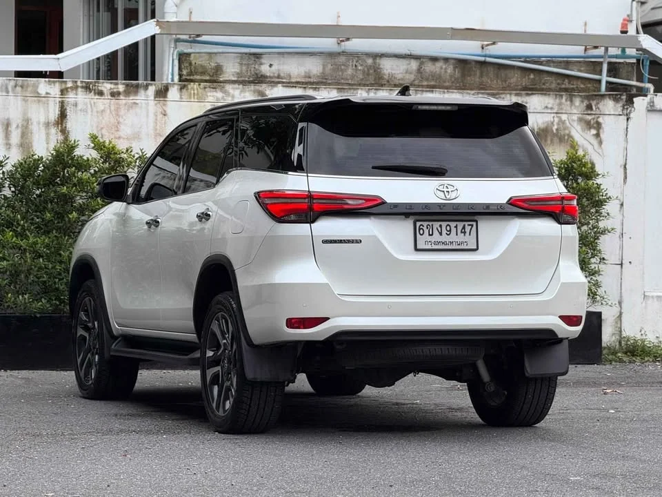 2022 Toyota Fortuner II 3