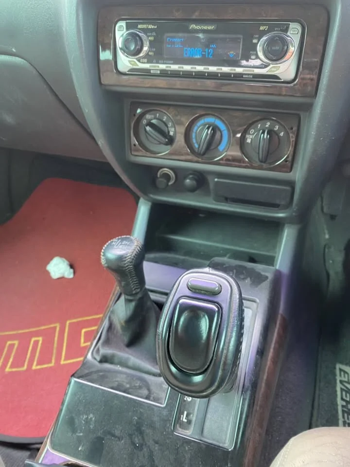 2005 Ford Everest I 2