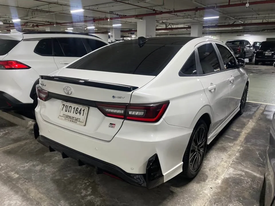 2025 Toyota Yaris ATIV IV 3