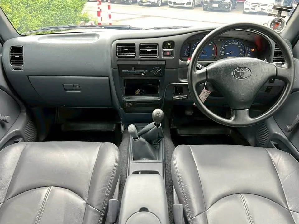 2003 Toyota Hilux Tiger VI 2