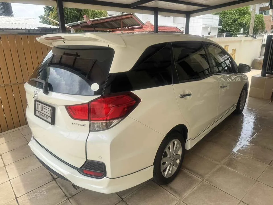 2015 Honda Mobilio II 3