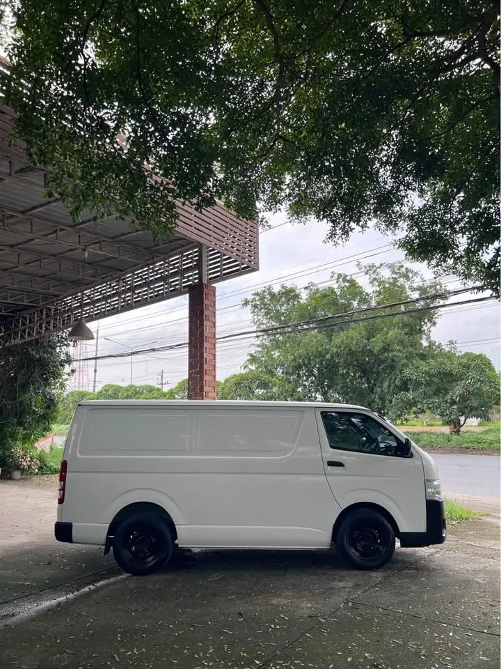 2015 Toyota HiAce V (H200) 2