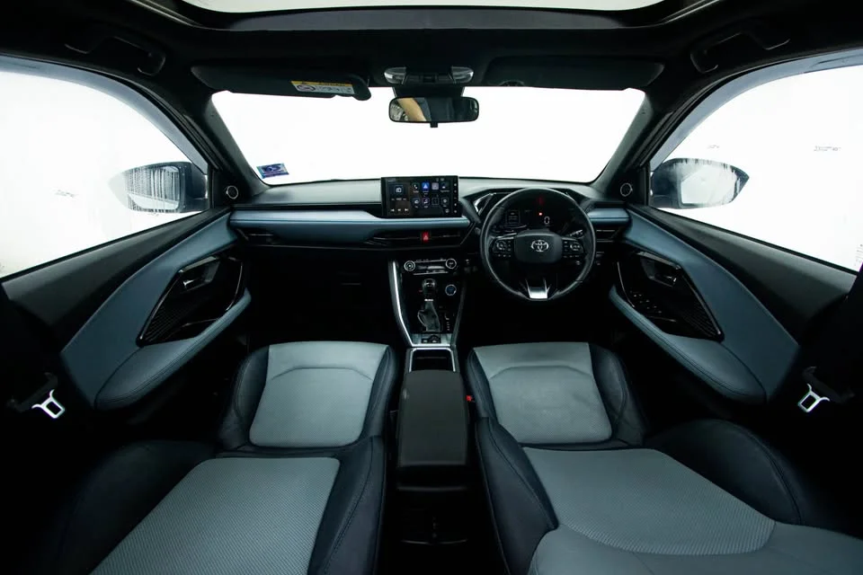 2025 Toyota Yaris Cross AC200 2