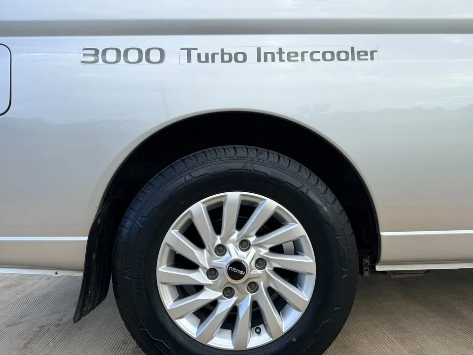 2008 Nissan Urvan V (E25) 2