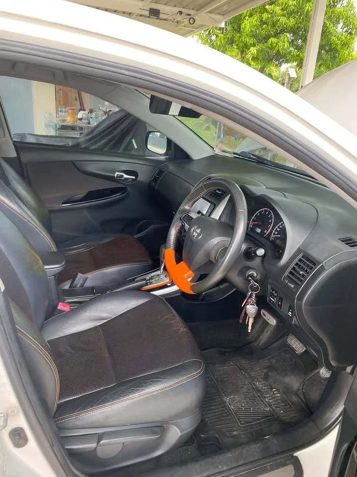 2013 Toyota Corolla Altis X (E140) 2