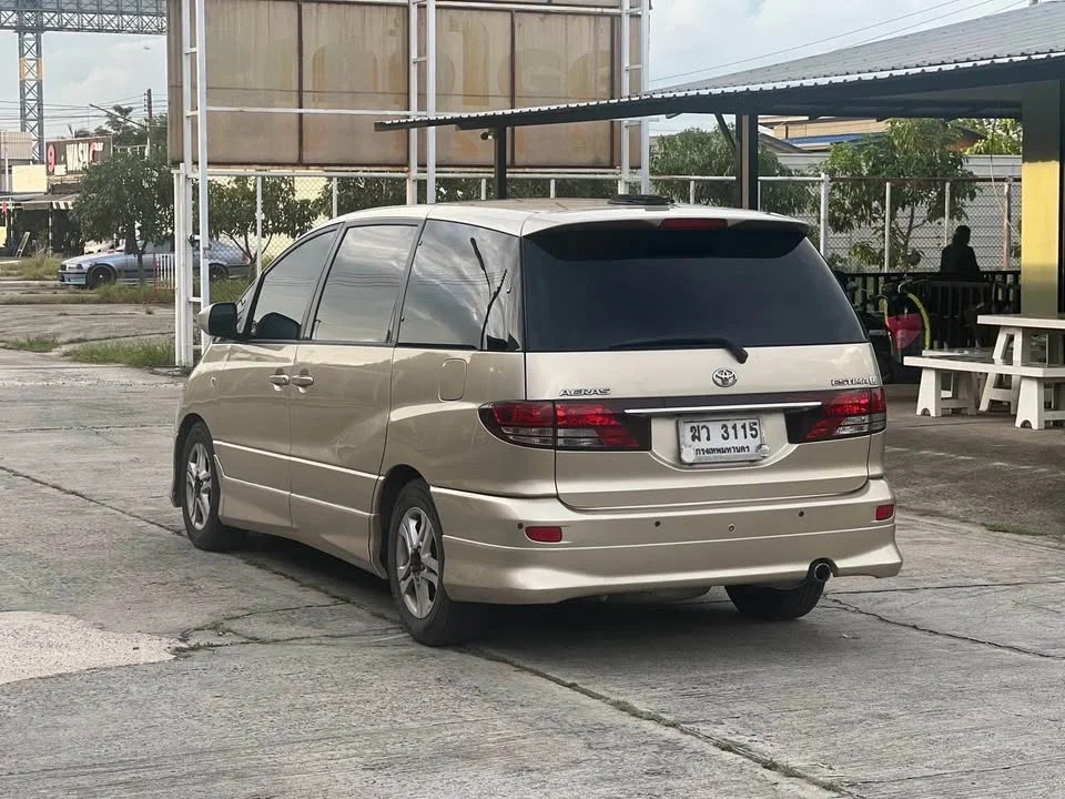 2005 Toyota Estima II 3
