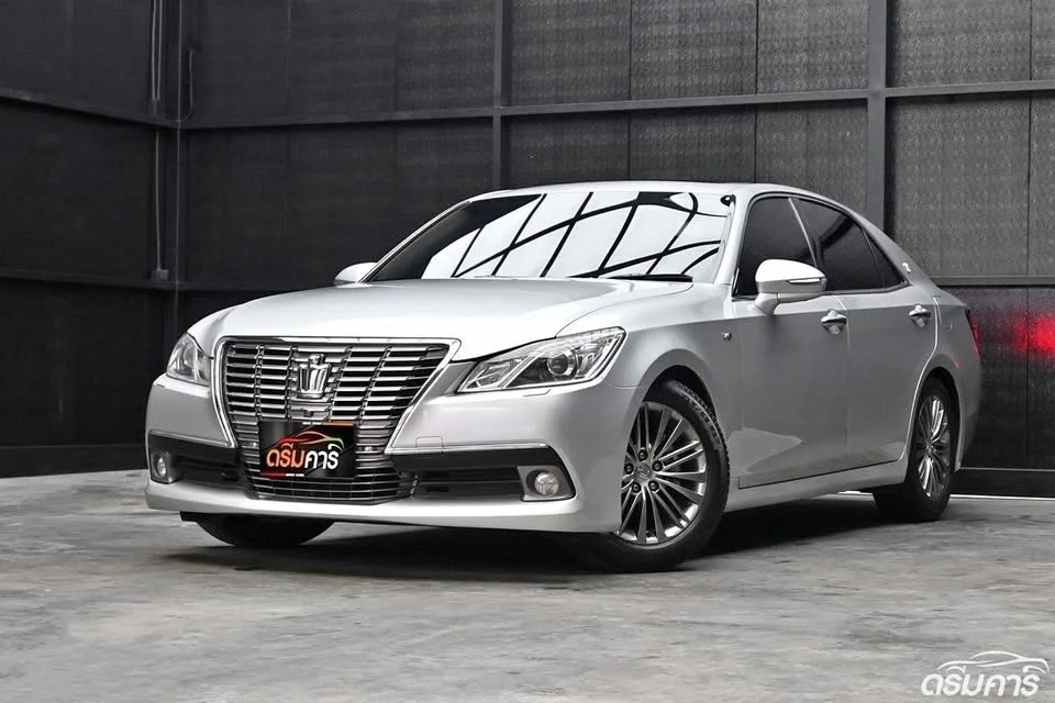 2014 Toyota Crown XIV (S210) 3