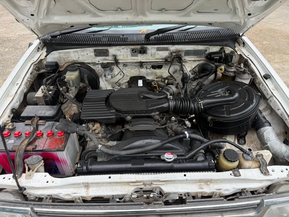 2002 Toyota Hilux Tiger VI 2
