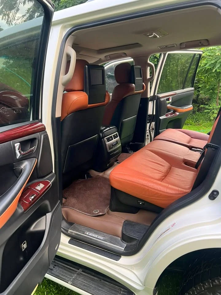 Lexus LX III 2