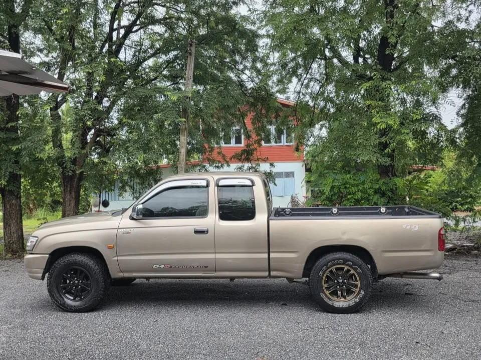 2002 Toyota Hilux Tiger VI 2
