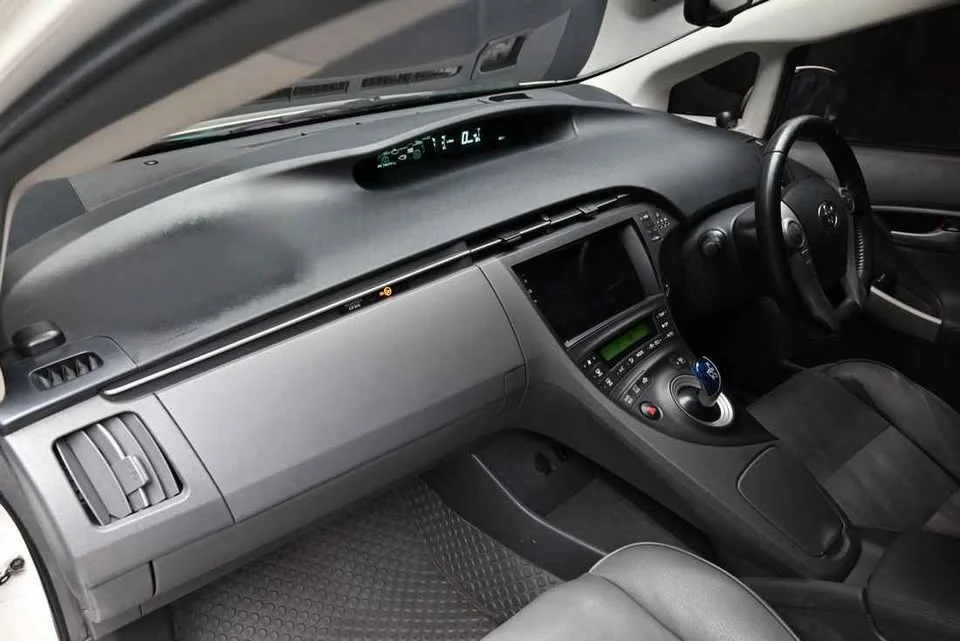 2011 Toyota Prius III 2