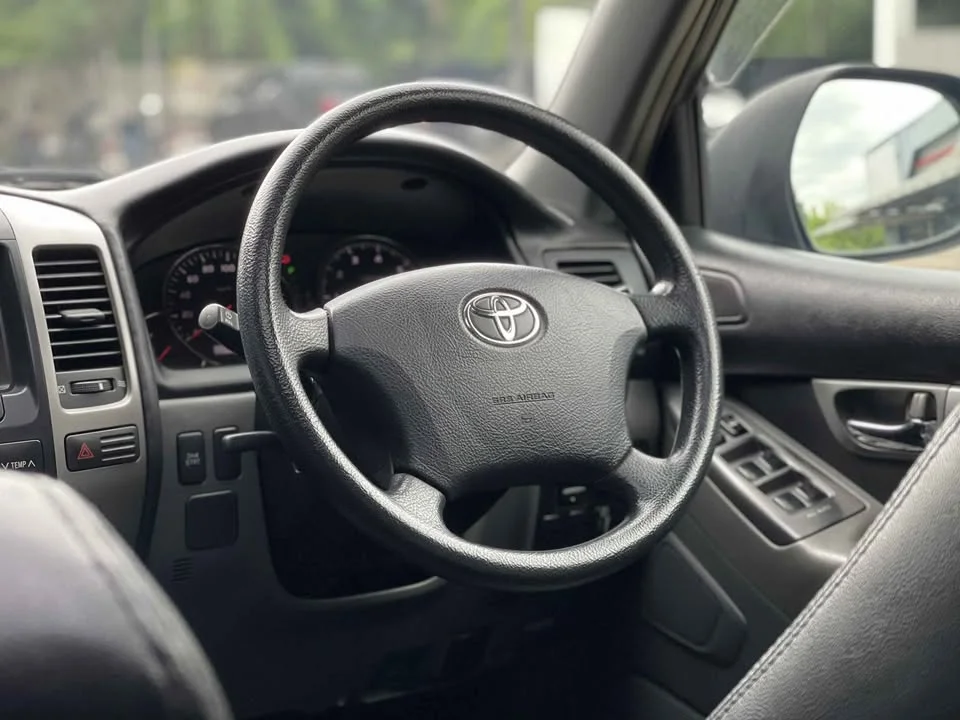 2011 Toyota Land Cruiser Prado J120 2