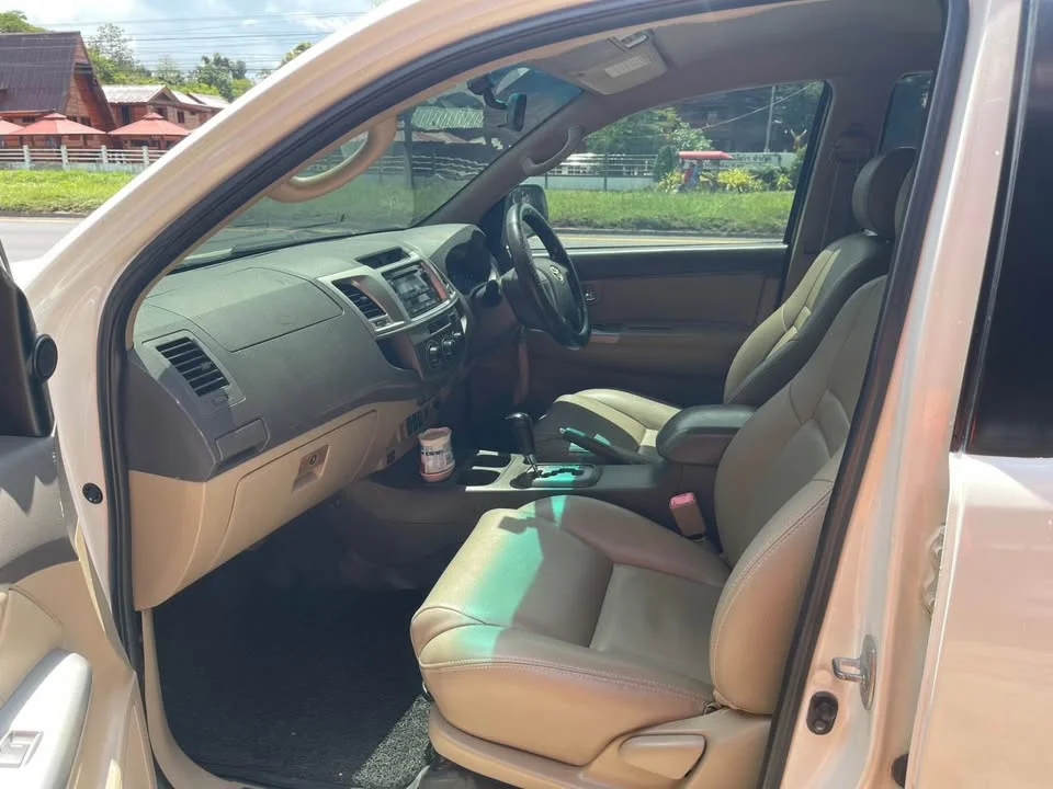 2013 Toyota Fortuner I 3