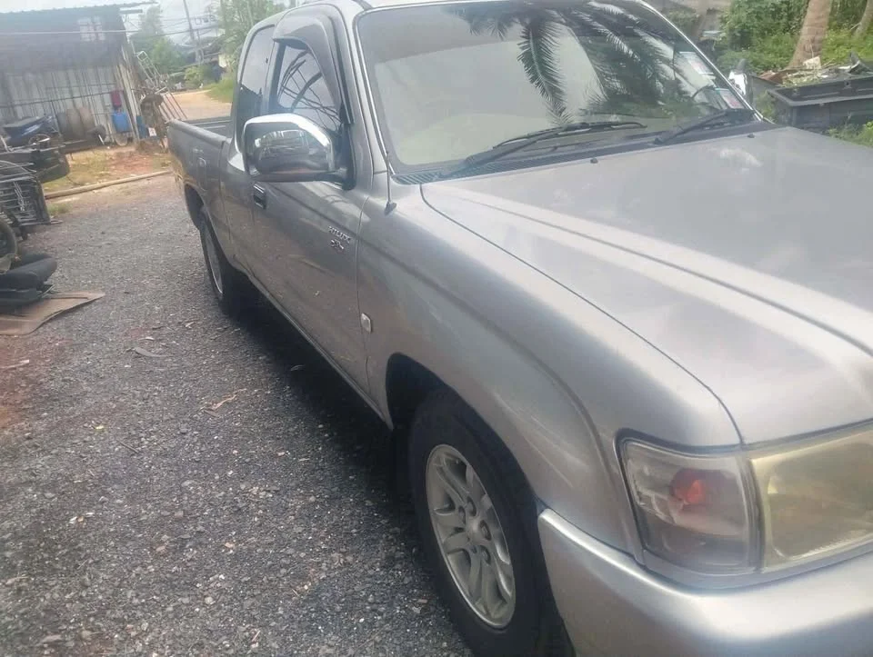 2004 Toyota Hilux Tiger VI 3
