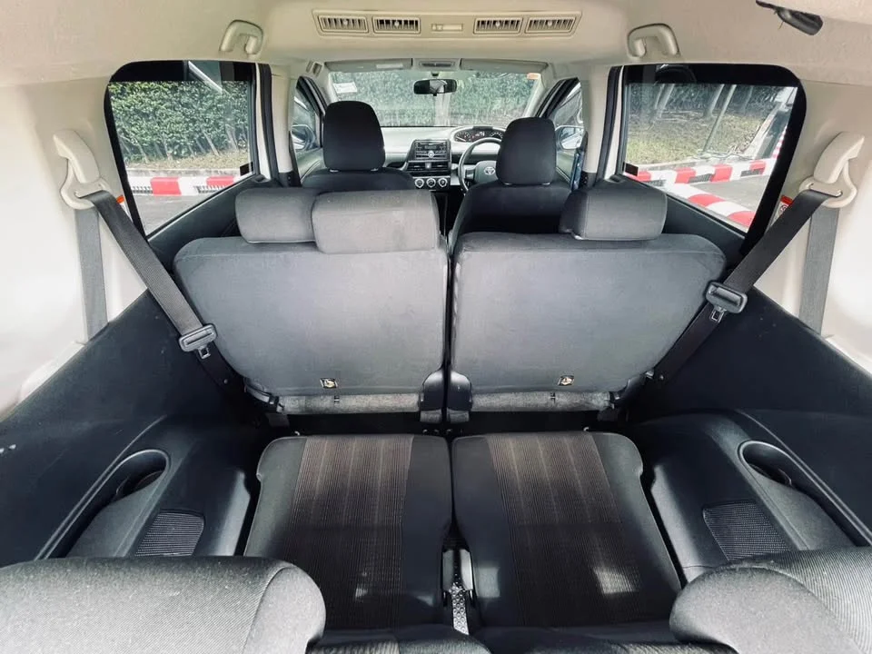 2017 Toyota Sienta II 2
