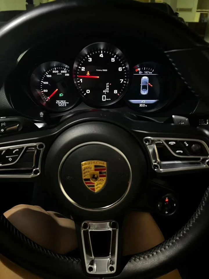 2018 Porsche 718 Boxster and Cayman IV 3