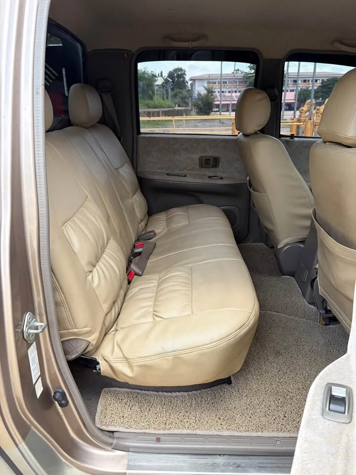 2004 Toyota Hilux Tiger VI 3