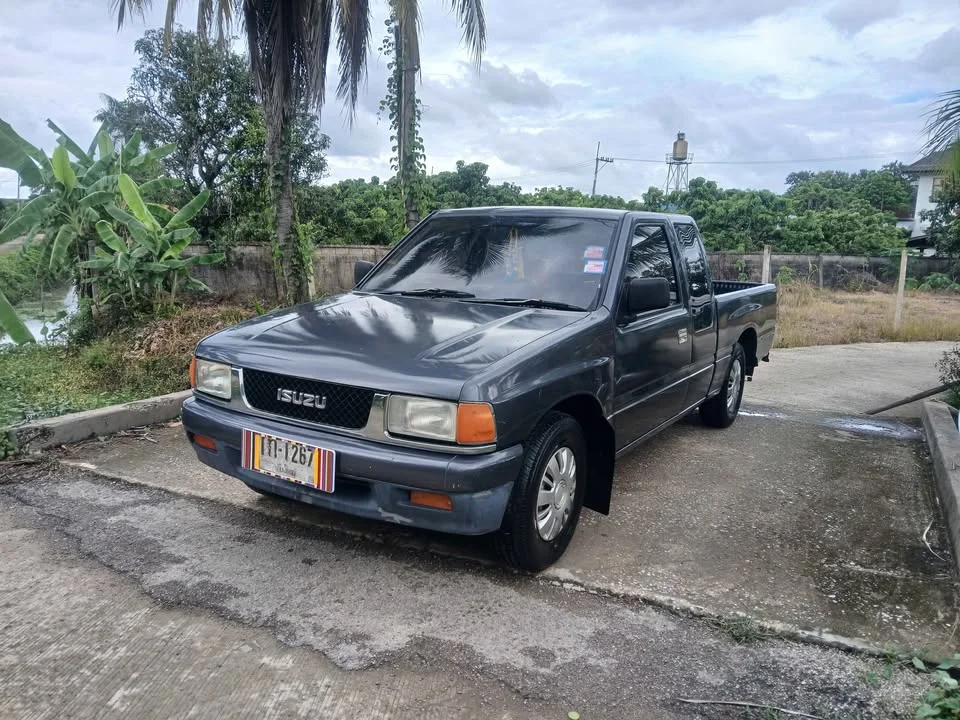 1993 Isuzu TFR III 2
