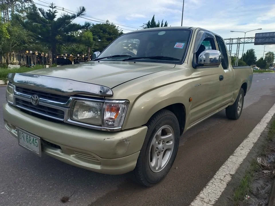 2004 Toyota Hilux Tiger VI 2