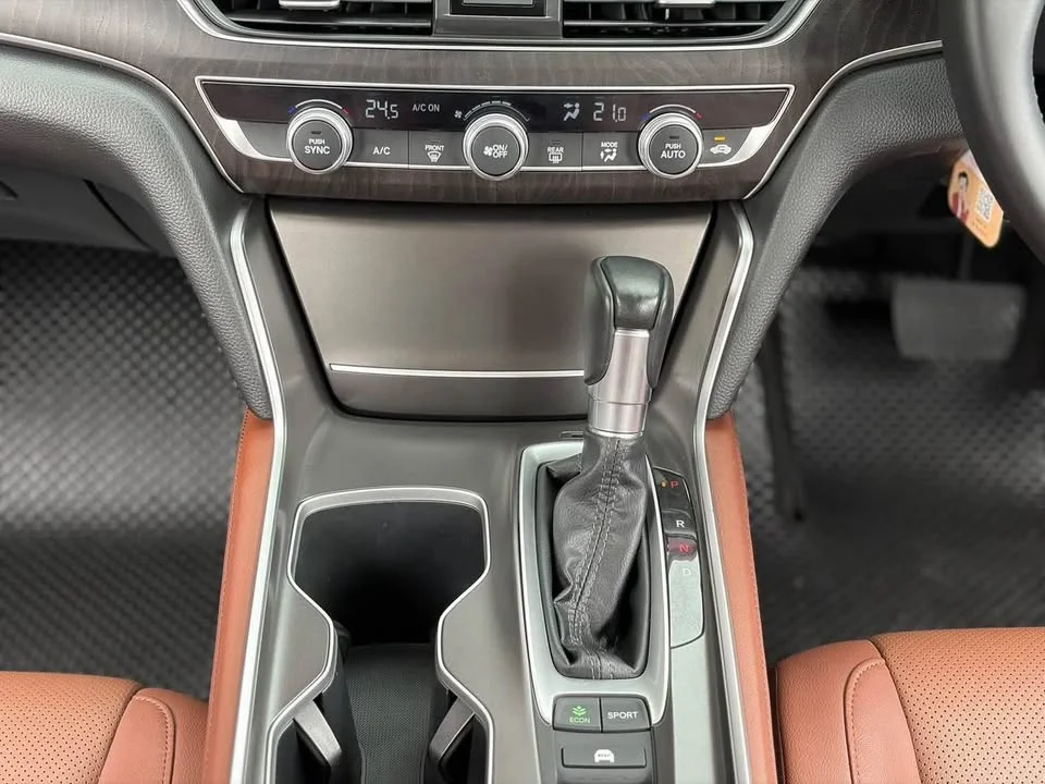2020 Honda Accord X 2