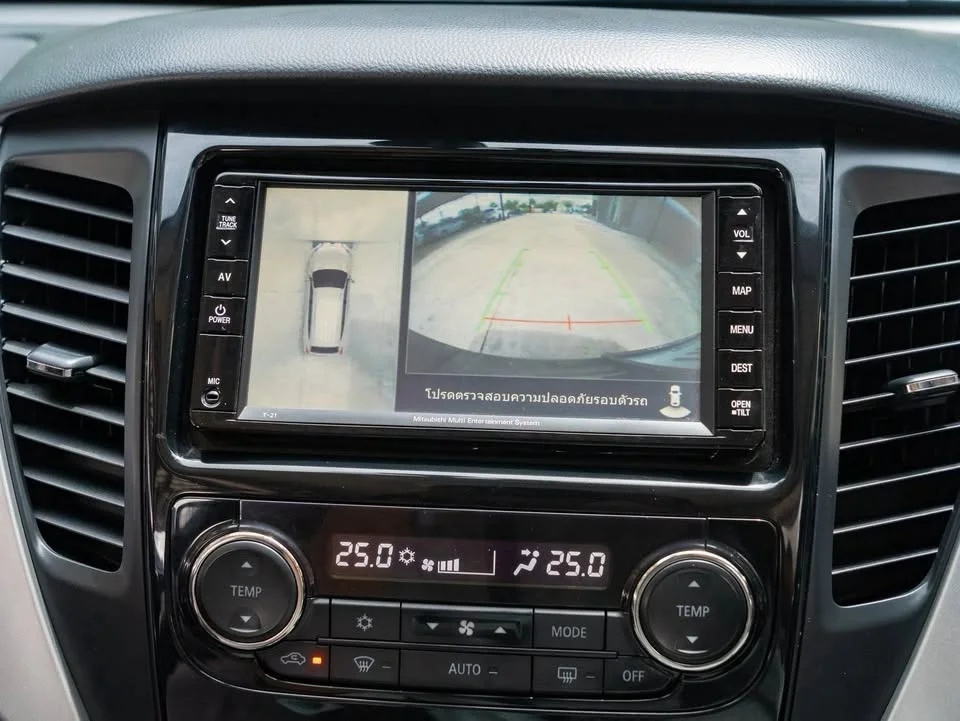 2016 Mitsubishi Pajero Sport III 2