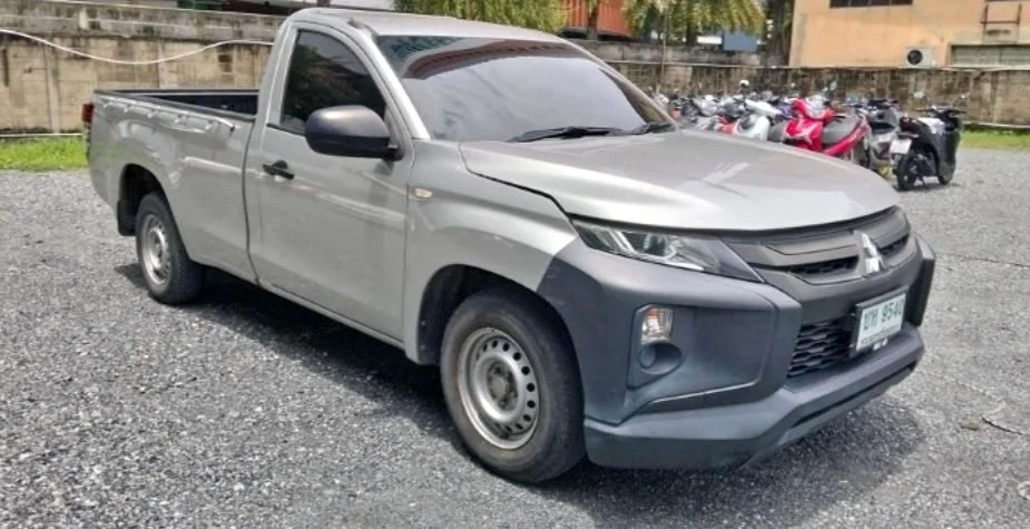 2022 Mitsubishi Triton V 3