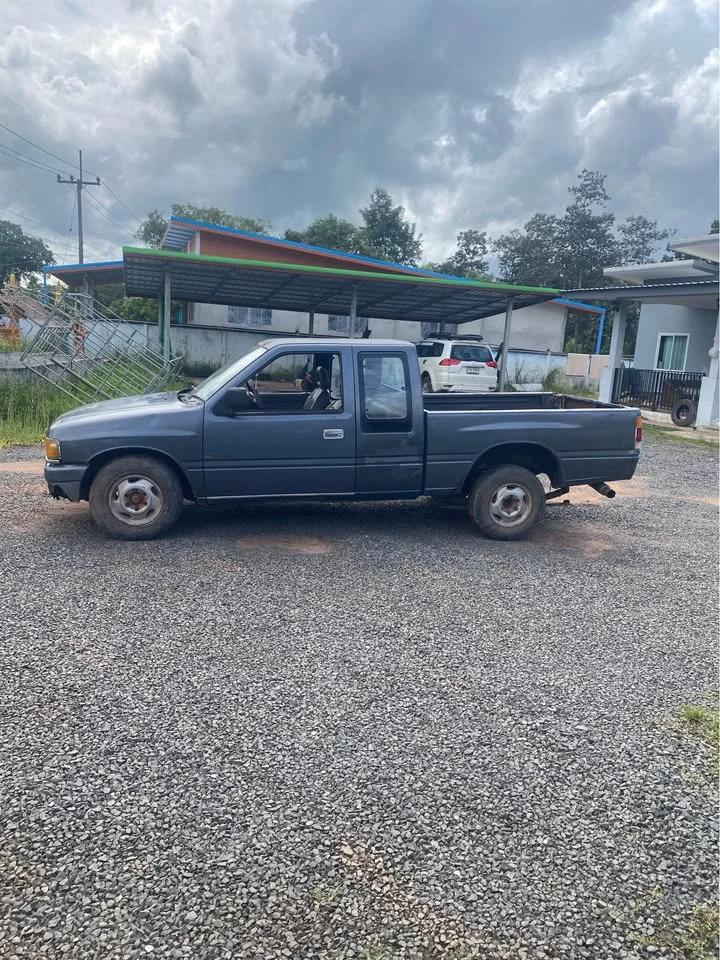 1995 Isuzu TFR III 3