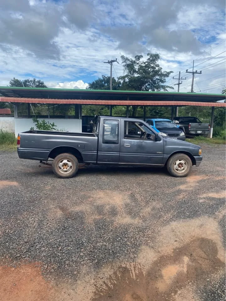 1995 Isuzu TFR III 3
