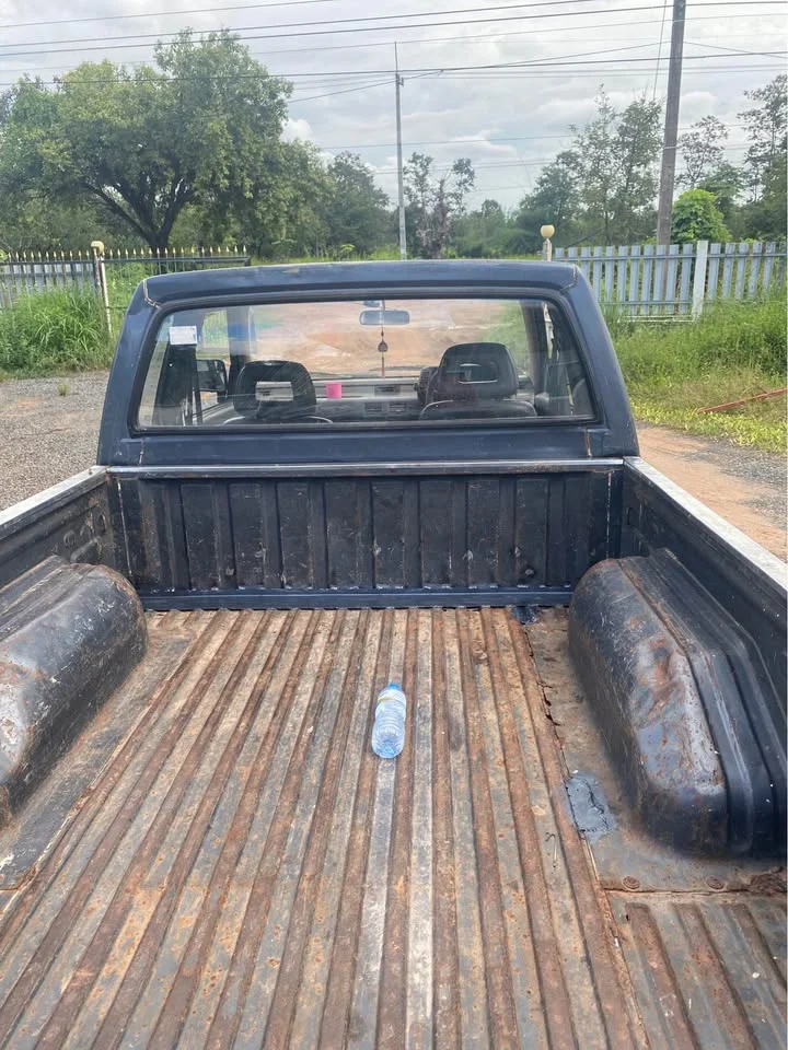 1995 Isuzu TFR III 2