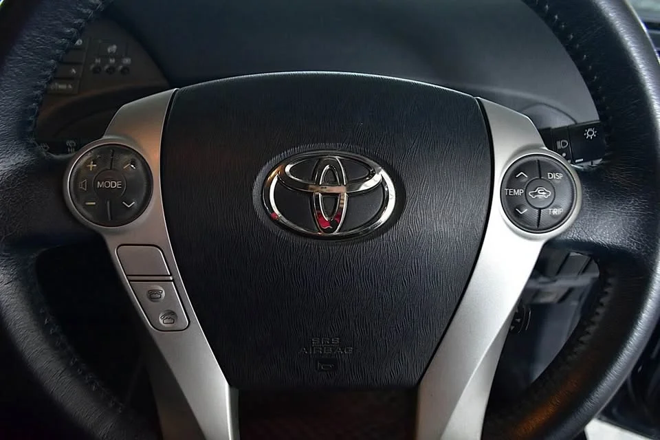 2012 Toyota Prius III 2