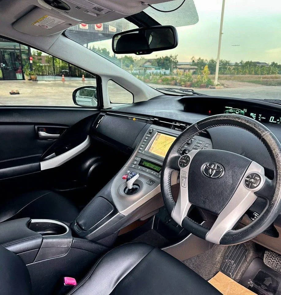 2012 Toyota Prius III 3
