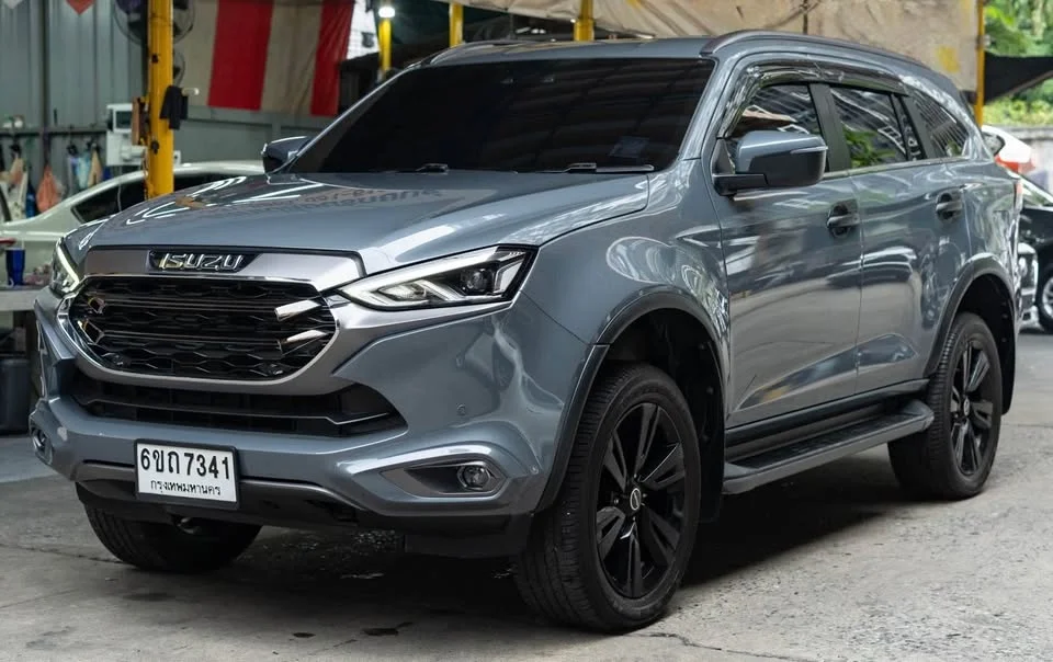 2023 Isuzu MU-X II 3
