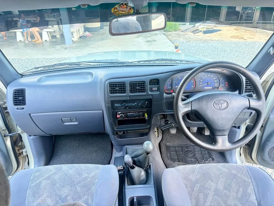 2002 Toyota Hilux Tiger VI 2