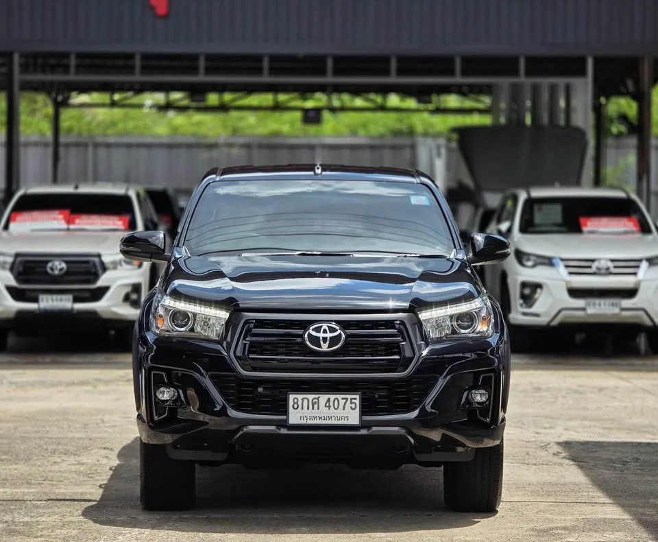 2019 Toyota Hilux VIII 2